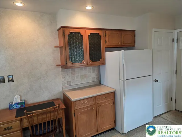 $350,000 | 233 Christmas Avenue, Bath, PA 18014