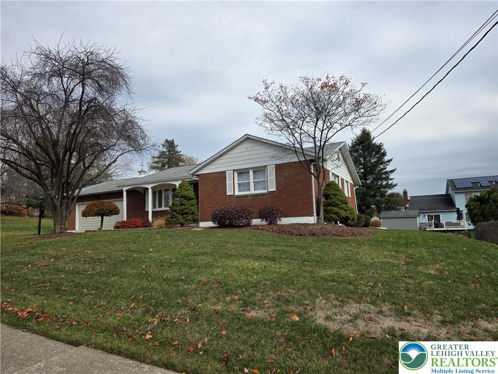233 Christmas Avenue Bath, PA 18014 - Photo 4 of 42 Gallery Image 4