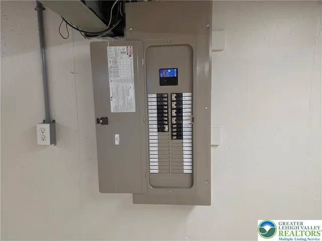 $350,000 | 233 Christmas Avenue, Bath, PA 18014