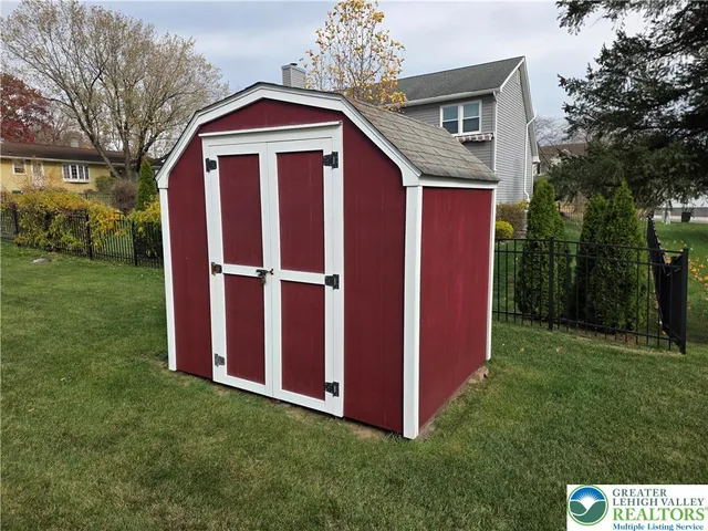 $350,000 | 233 Christmas Avenue, Bath, PA 18014