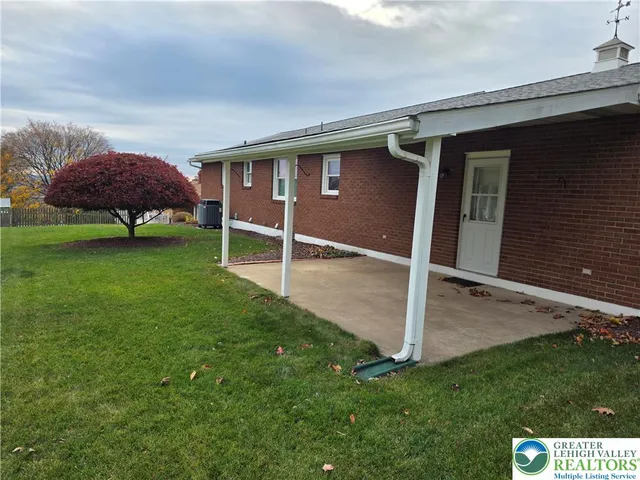 $350,000 | 233 Christmas Avenue, Bath, PA 18014