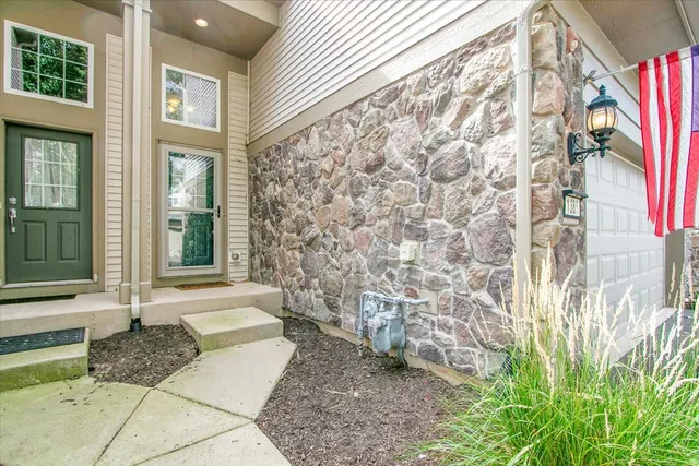 $269,900 | 1385 Crimson Lane, Yorkville, IL 60560