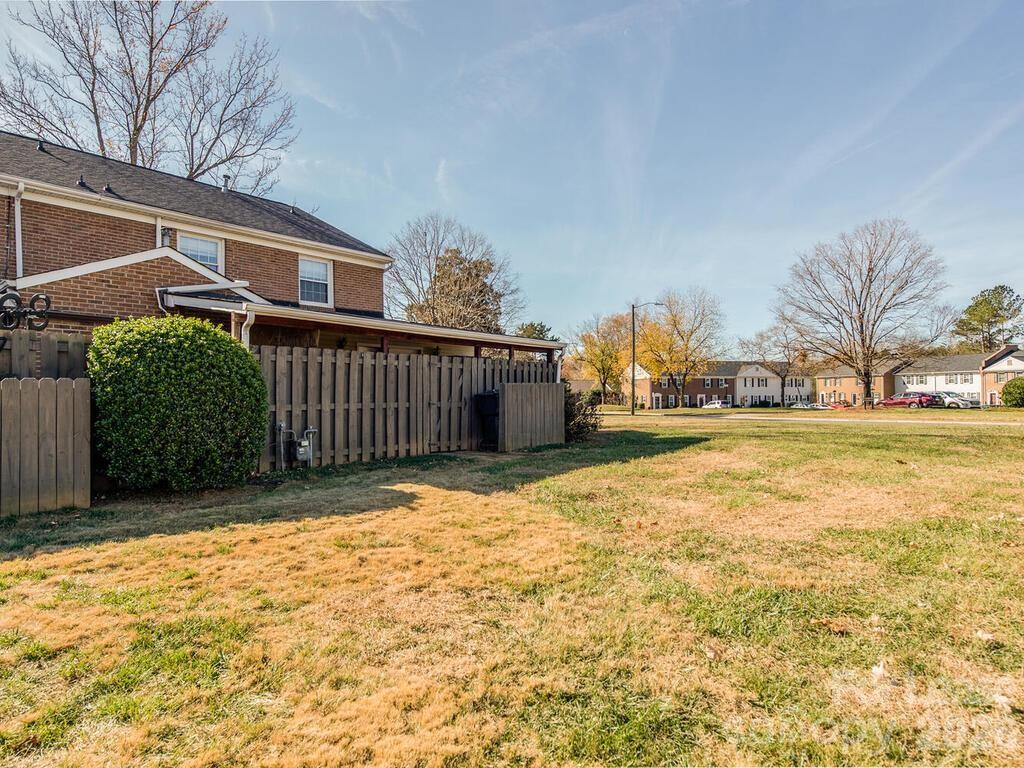 8358 Knights Bridge Road Charlotte, NC 28210 - Photo 26 of 37