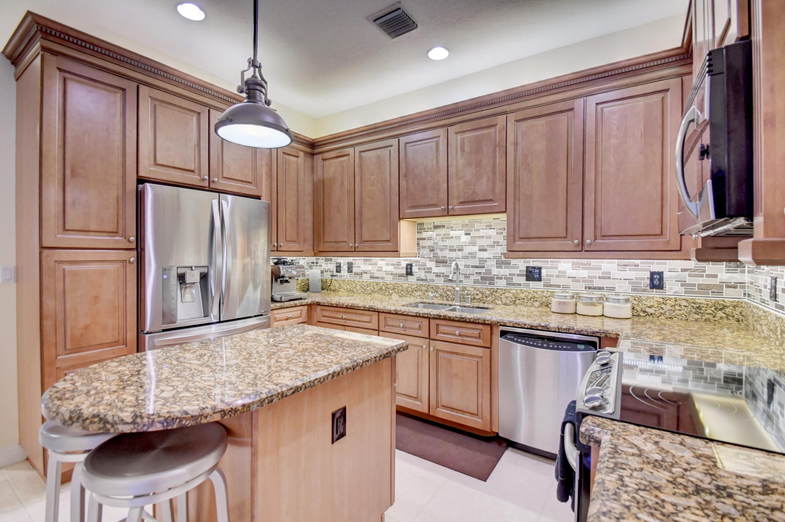 8284 Northwest 9th Avenue Boca Raton, FL 33487 - Photo 12 of 32 8284 NW 9th AVe