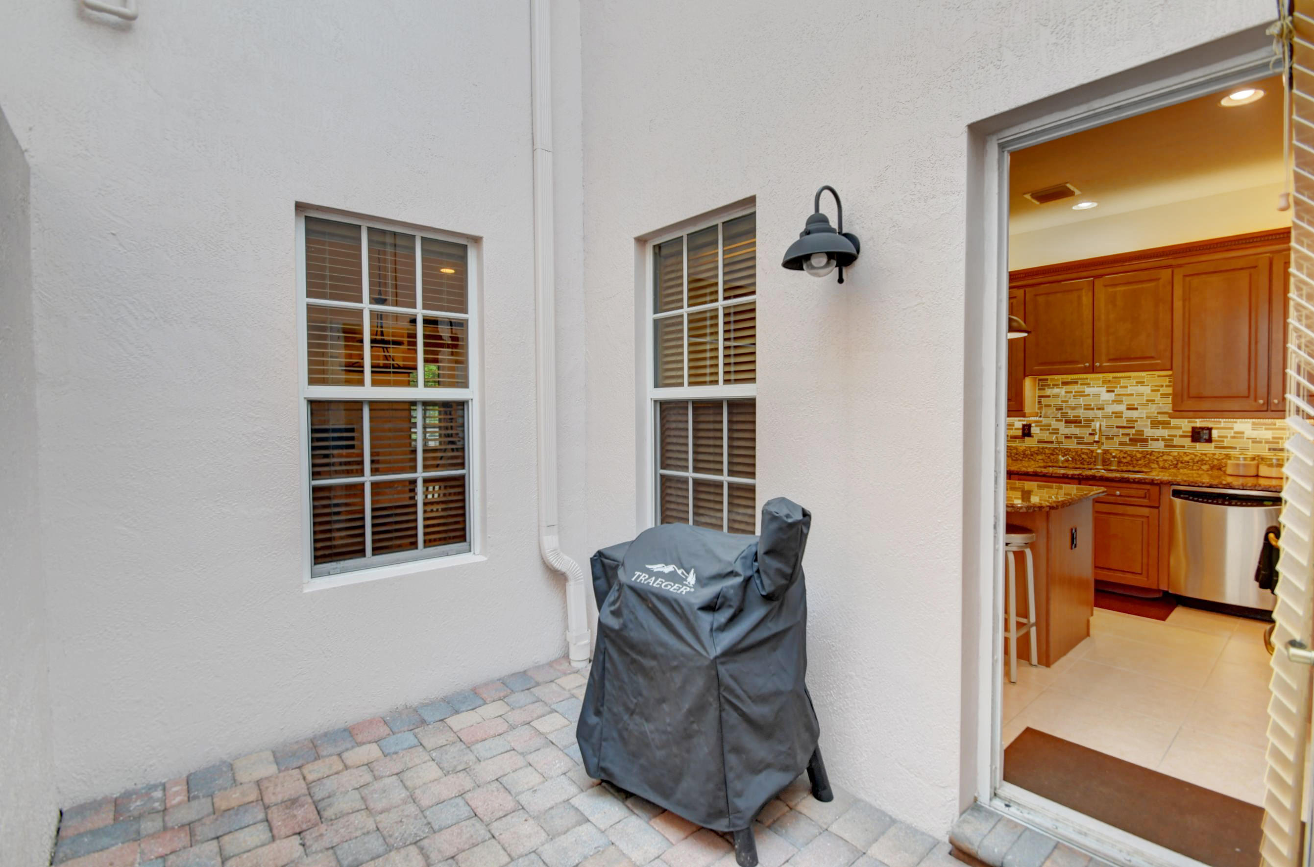 8284 Northwest 9th Avenue Boca Raton, FL 33487 - Photo 14 of 32 8284 NW 9th Ave
