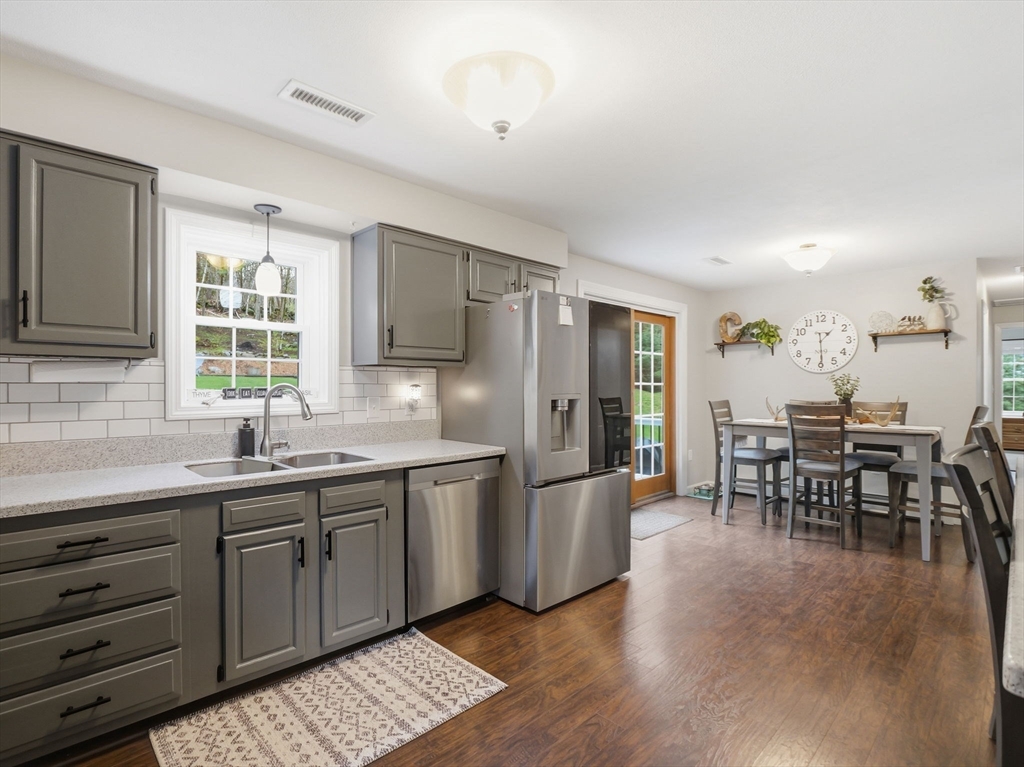 522 Barre Road Templeton, MA 01468 - Photo 6 of 42