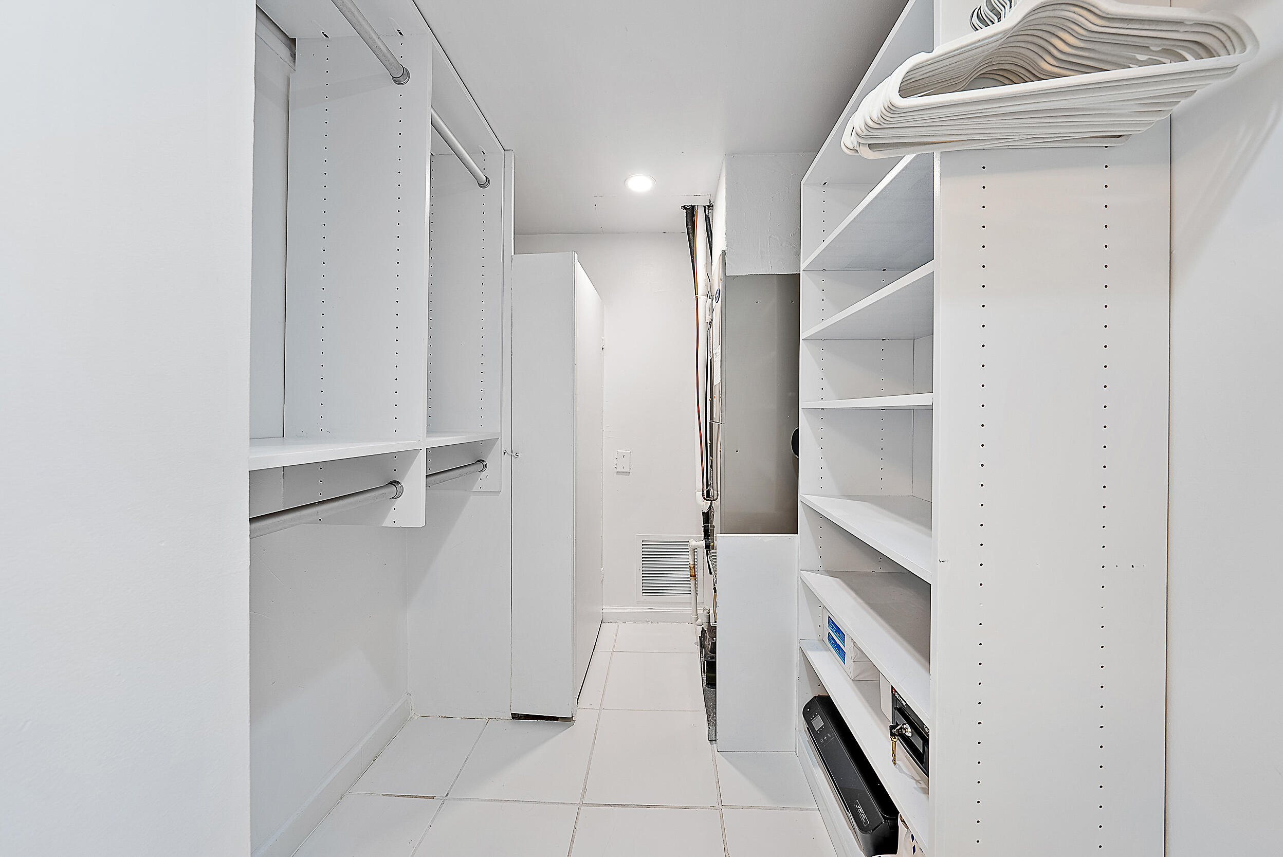 2780 South Ocean Boulevard, Unit 707 Palm Beach, FL 33480 - Photo 16 of 33 Walk-In Closet