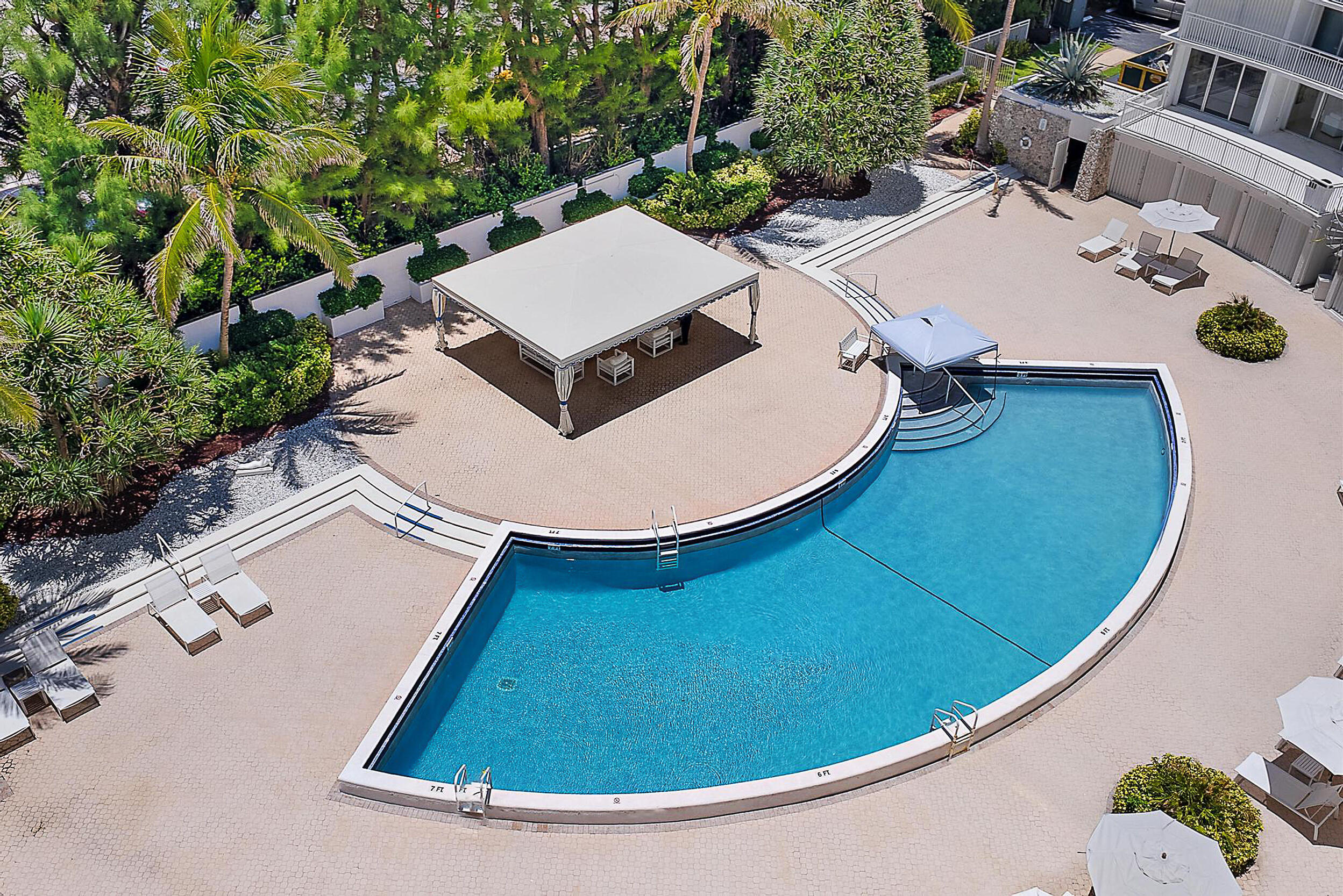 2780 South Ocean Boulevard, Unit 707 Palm Beach, FL 33480 - Photo 18 of 33 Community Pool