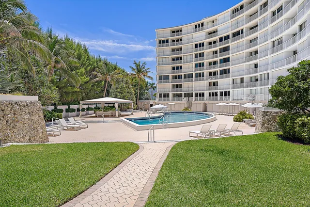 $499,000 | 2780 South Ocean Boulevard, Unit 707, Palm Beach, FL 33480