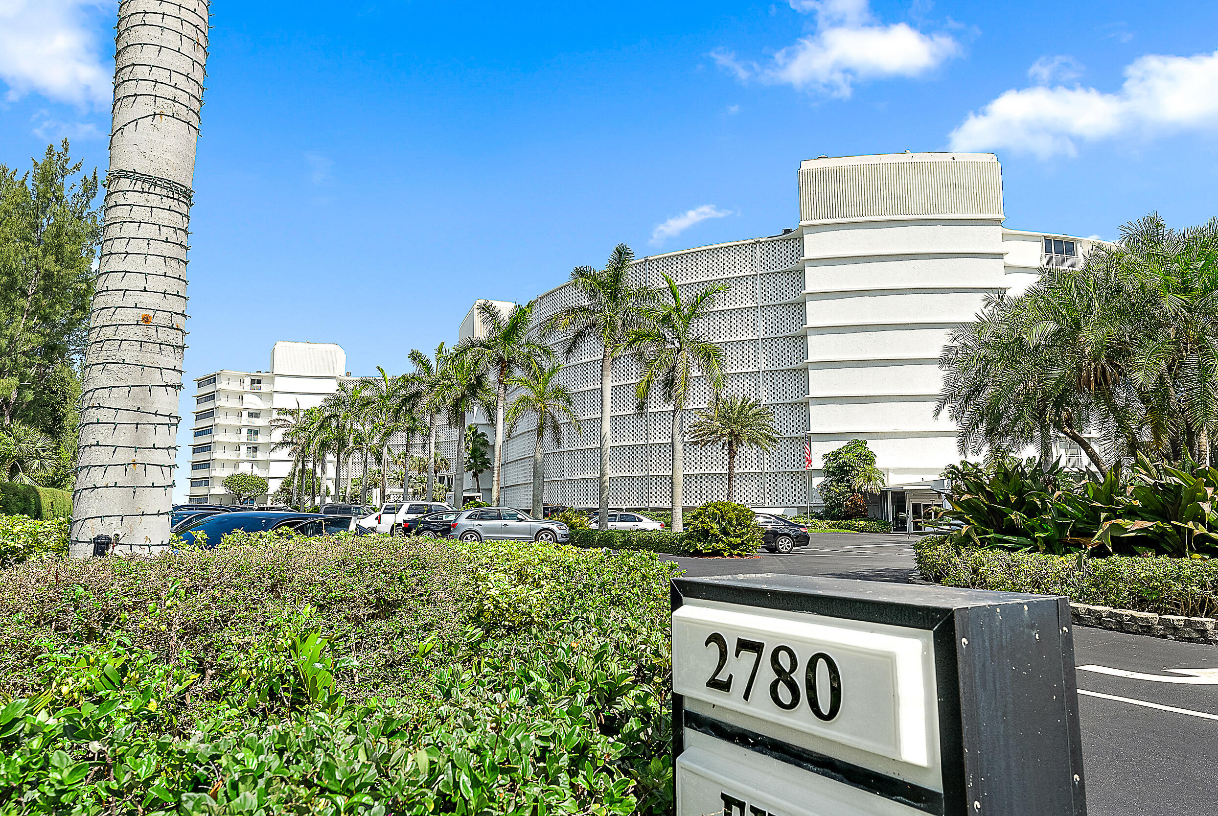 2780 South Ocean Boulevard, Unit 707 Palm Beach, FL 33480 - Photo 27 of 33 Street Entry