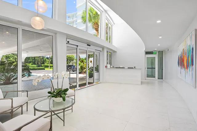 $499,000 | 2780 South Ocean Boulevard, Unit 707, Palm Beach, FL 33480