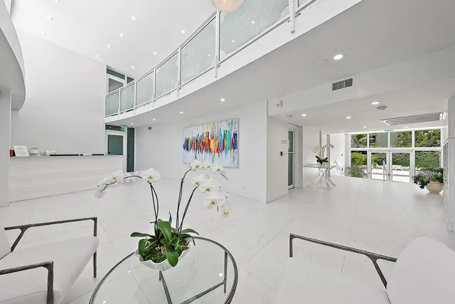 $499,000 | 2780 South Ocean Boulevard, Unit 707, Palm Beach, FL 33480