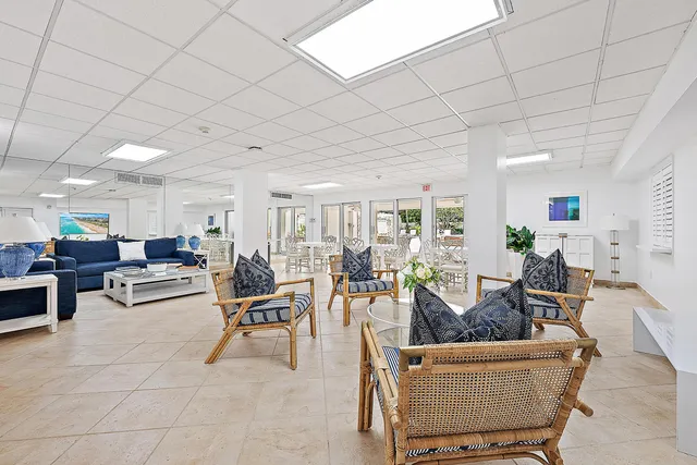 $499,000 | 2780 South Ocean Boulevard, Unit 707, Palm Beach, FL 33480