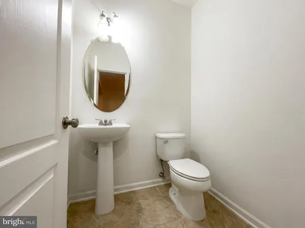 $525,000 | 42320 San Juan Terrace, Aldie, VA 20105