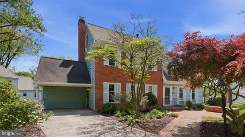 $899,999 | 7 Pitt Court, Rockville, MD 20850