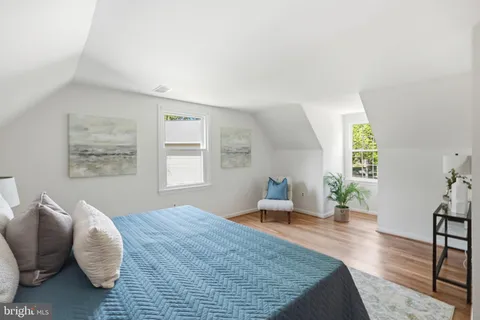 $899,999 | 7 Pitt Court, Rockville, MD 20850