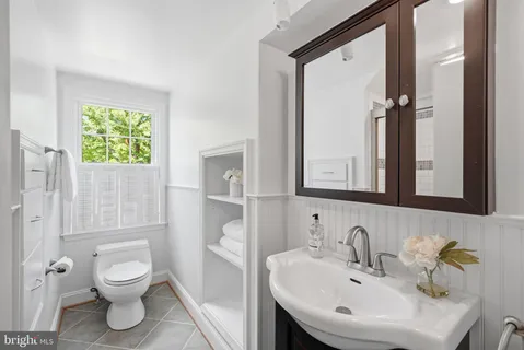 $899,999 | 7 Pitt Court, Rockville, MD 20850