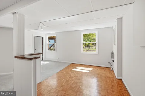 $899,999 | 7 Pitt Court, Rockville, MD 20850