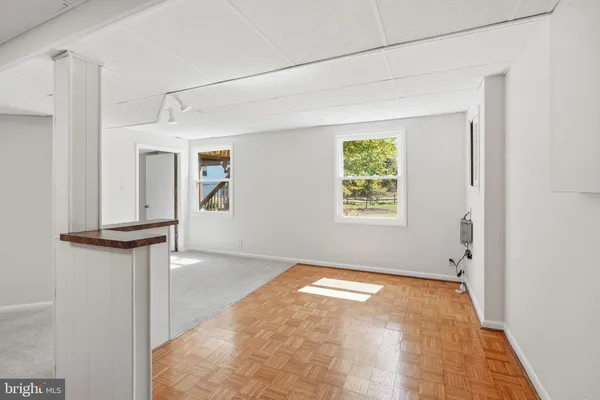 $899,999 | 7 Pitt Court, Rockville, MD 20850