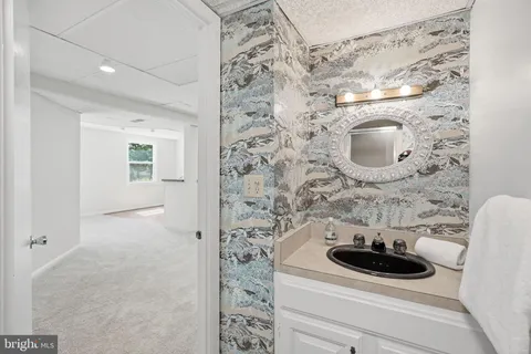 $899,999 | 7 Pitt Court, Rockville, MD 20850