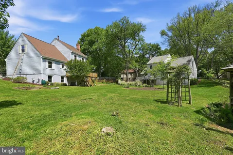 $899,999 | 7 Pitt Court, Rockville, MD 20850