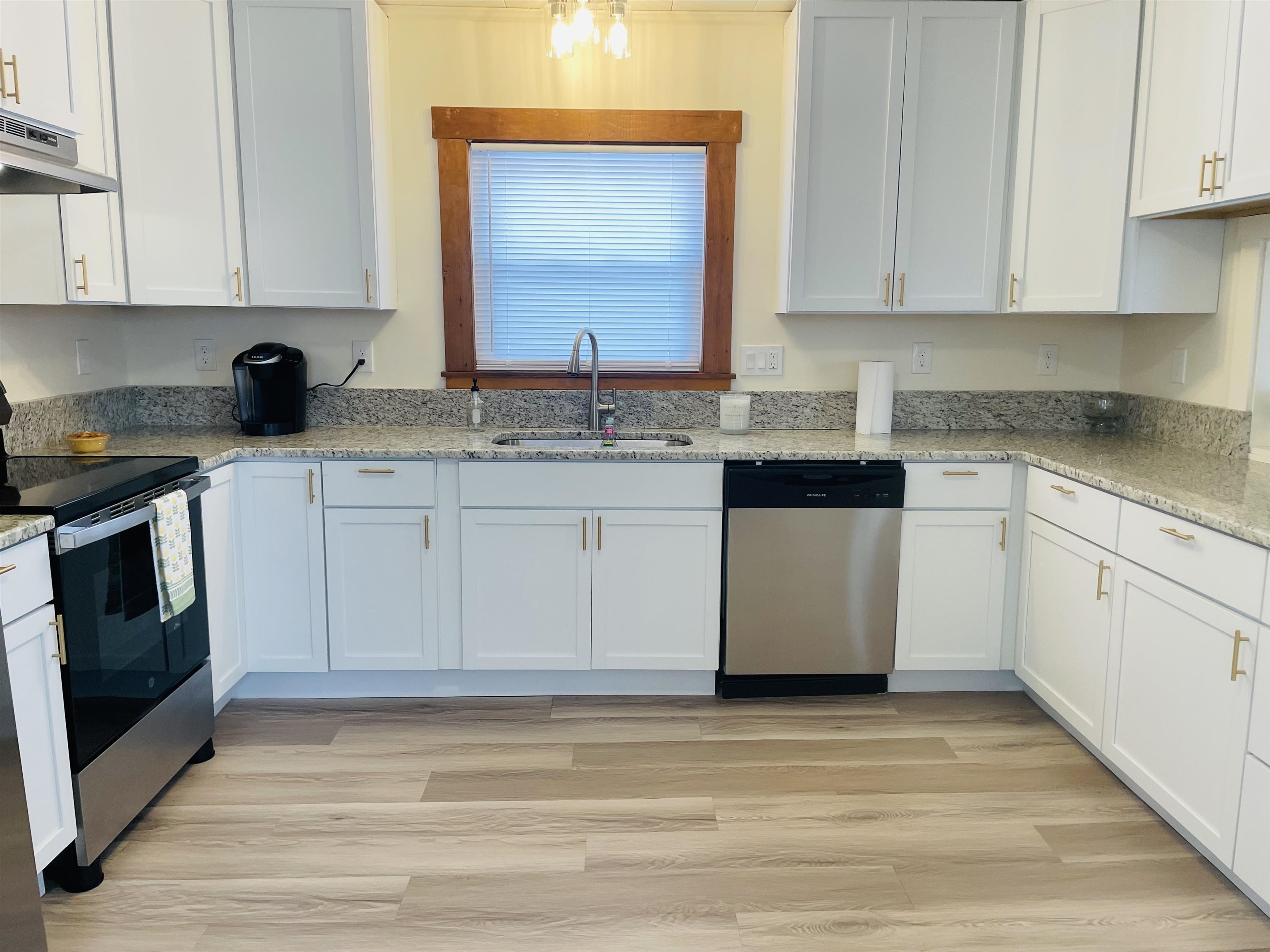 17 Arch Street Laconia, NH 03246 - Photo 5 of 41