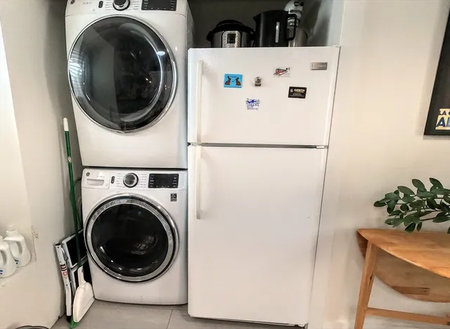 a close up view of a washer and dryer