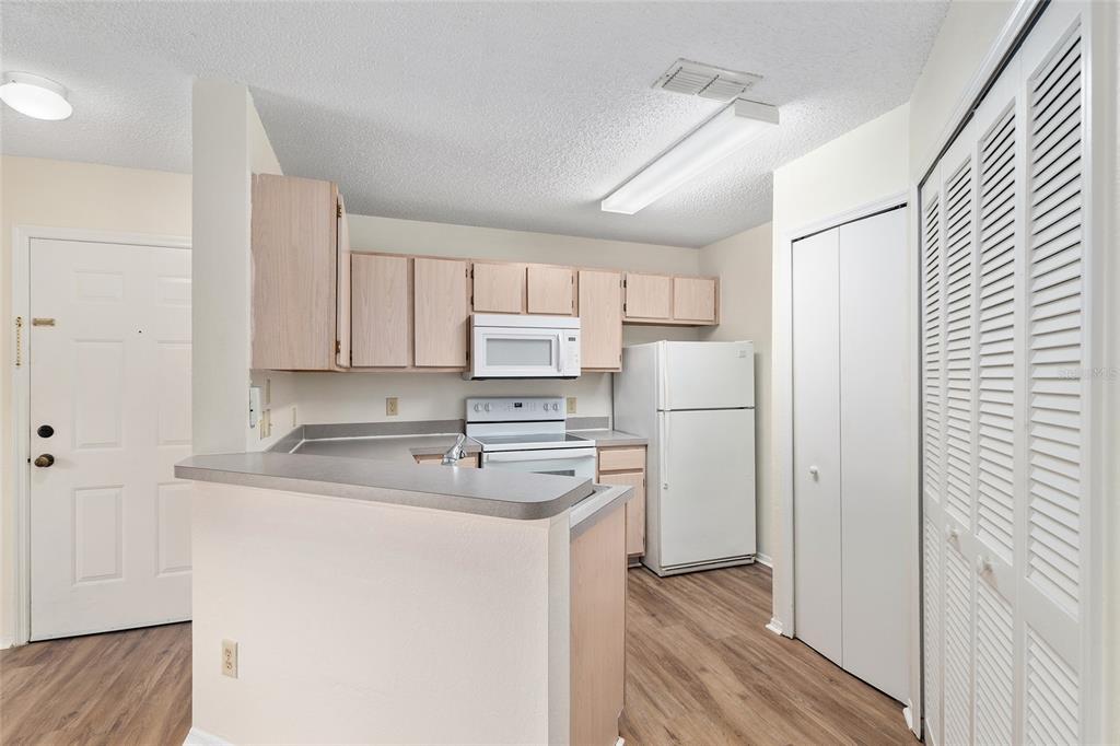 3705 Southwest 27th Street, Unit 412 Gainesville, FL 32608 - Photo 10 of 35