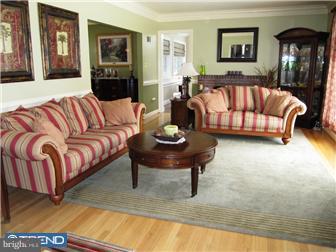1408 Rose Virginia Road Reading, PA 19611 - Photo 5 of 12 Living Room