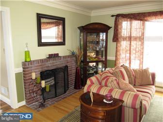 1408 Rose Virginia Road Reading, PA 19611 - Photo 6 of 12 Living Room