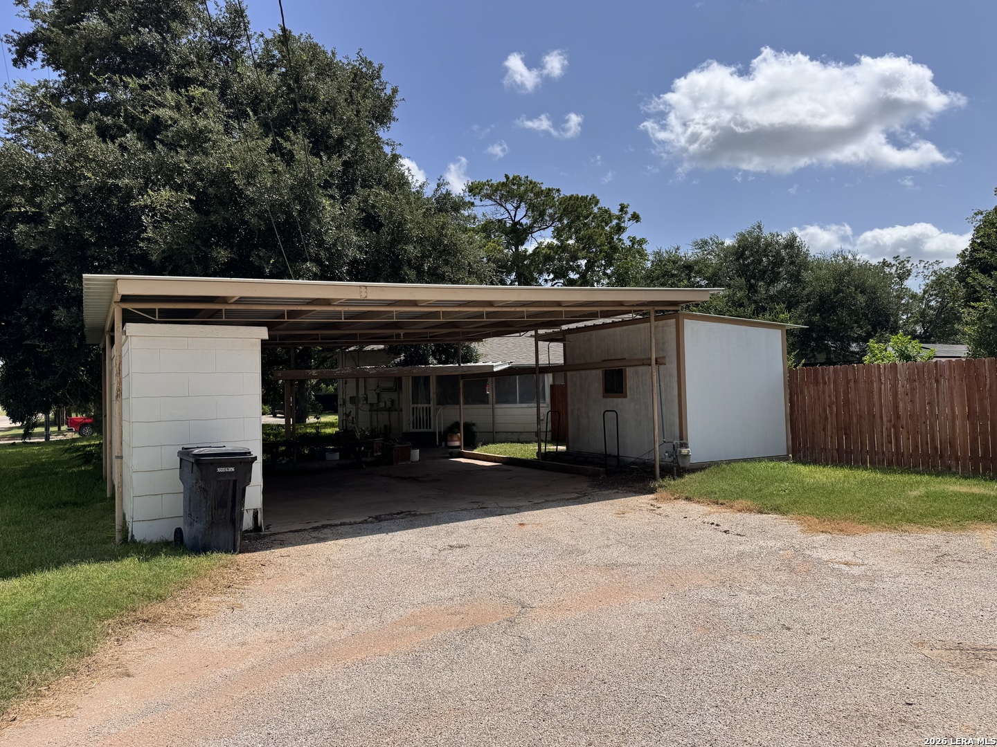 604 East Rio Grande Street Pearsall, TX 78061 - Photo 7 of 31