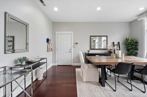 $515,000 | 636 North Racine Avenue, Unit 3S, Chicago, IL 60642