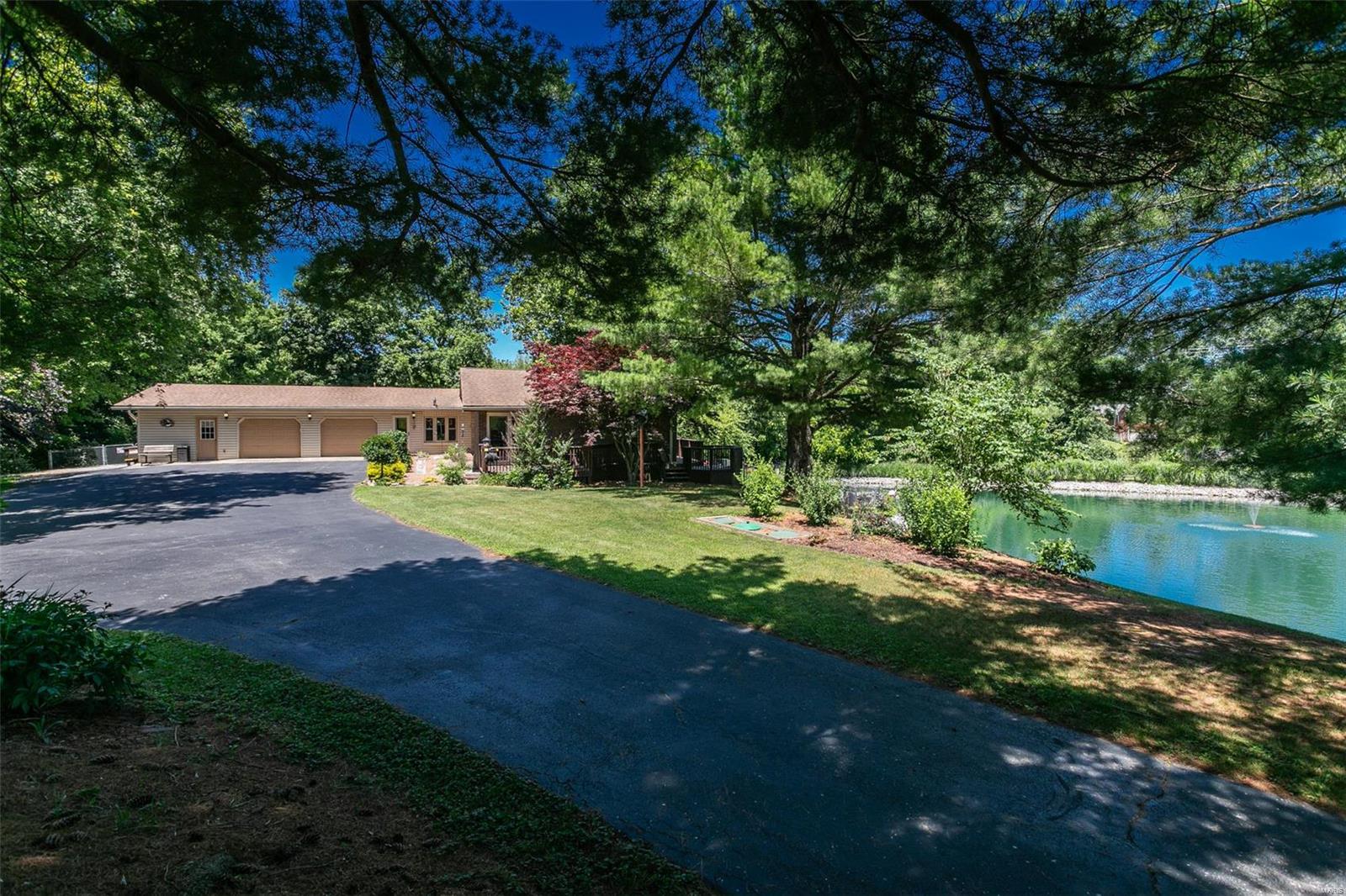 4085 Brighton Bunker Hill Road Brighton, IL 62012 - Photo 1 of 80