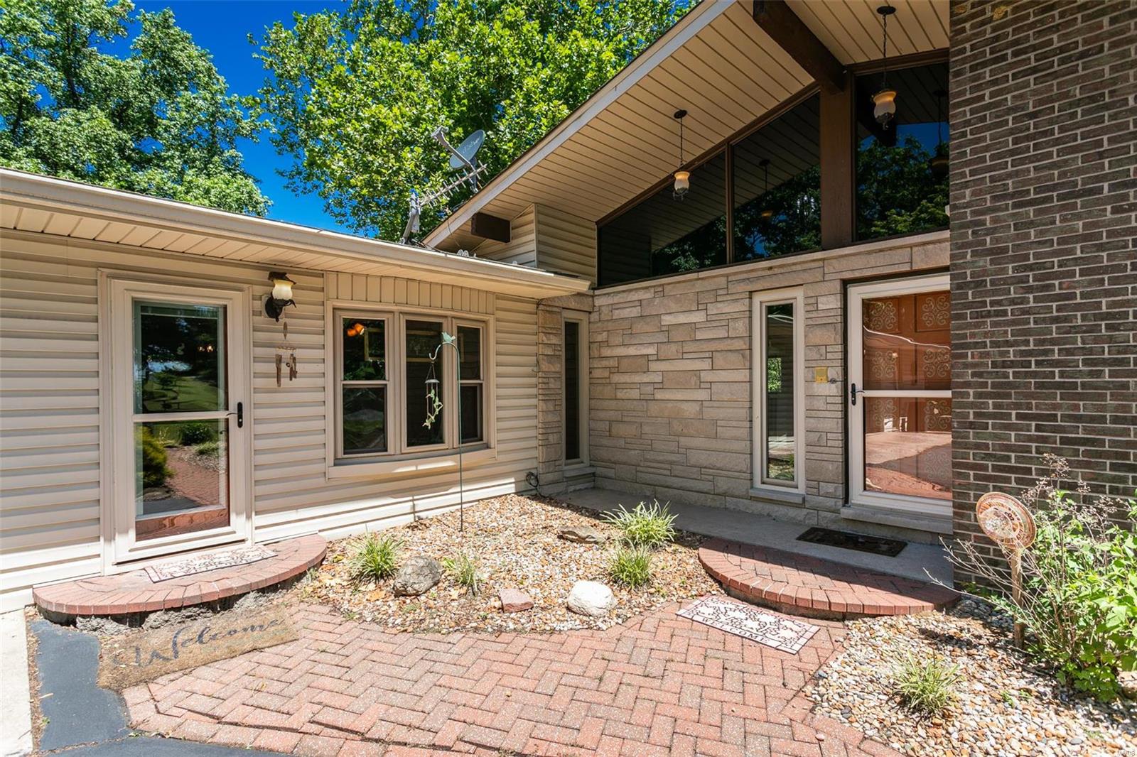 4085 Brighton Bunker Hill Road Brighton, IL 62012 - Photo 12 of 80