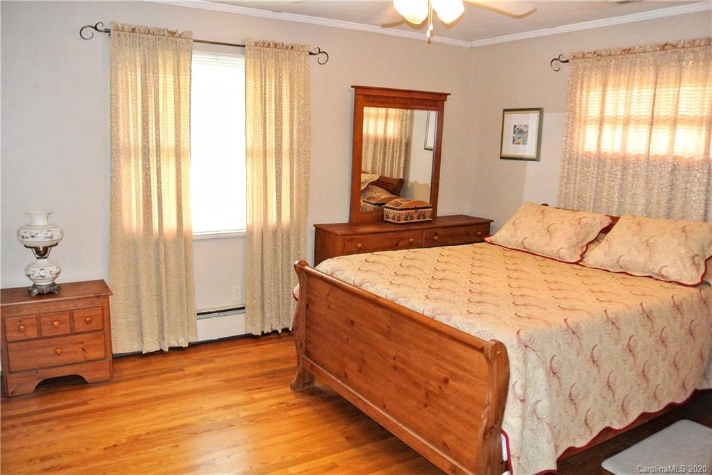 89 Liberty Road Candler, NC 28715 - Photo 12 of 31 Gallery Image 12