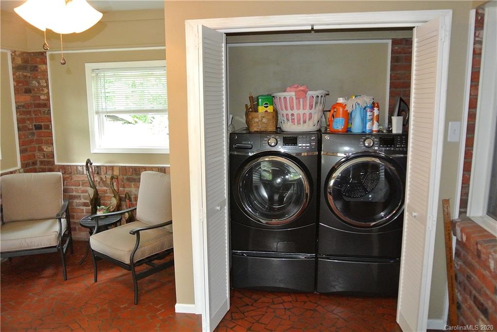 89 Liberty Road Candler, NC 28715 - Photo 17 of 31 Gallery Image 17
