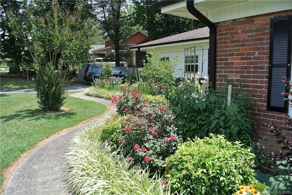 89 Liberty Road Candler, NC 28715 - Photo 21 of 31 Gallery Image 21