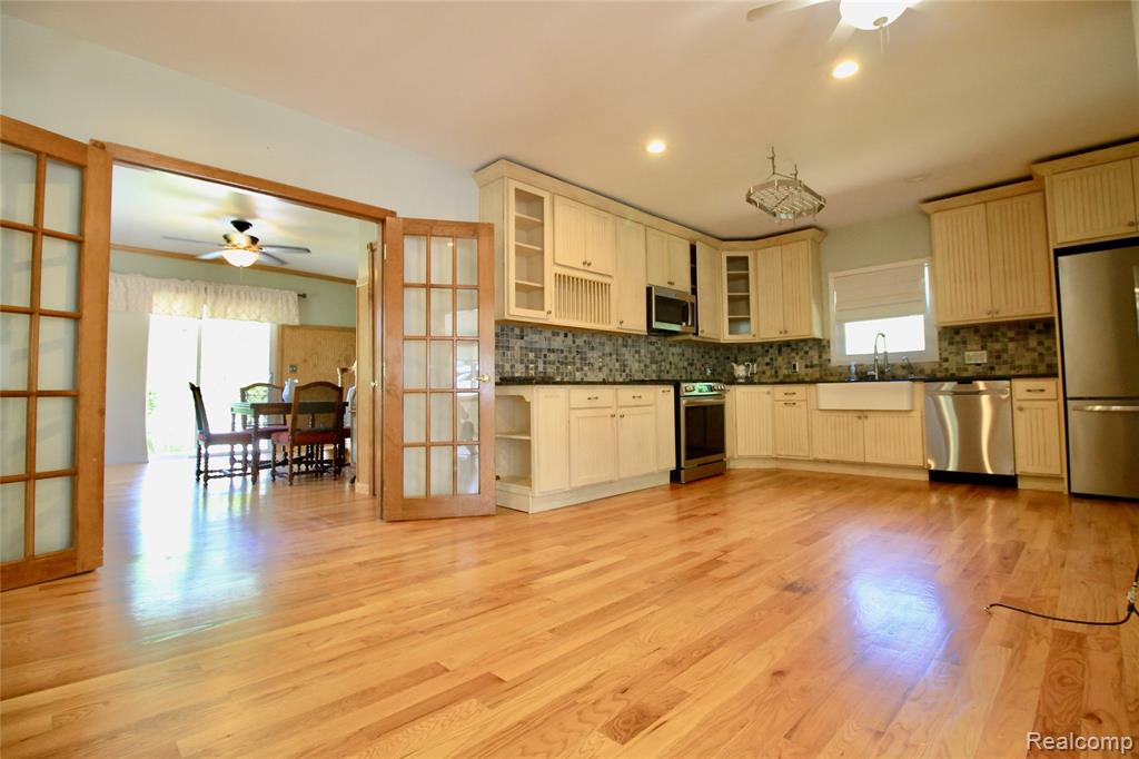 8372 Parshallville Road Fenton, MI 48430 - Photo 8 of 44