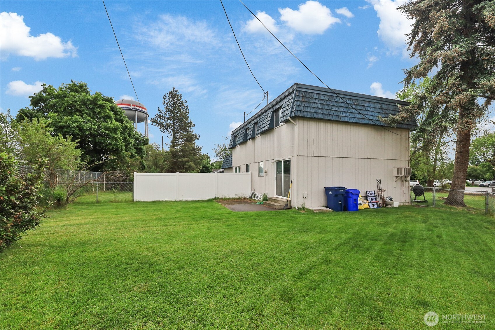 1719 North Willow Road Spokane Valley, WA 99206 - Photo 20 of 27 a view of a house with backyard