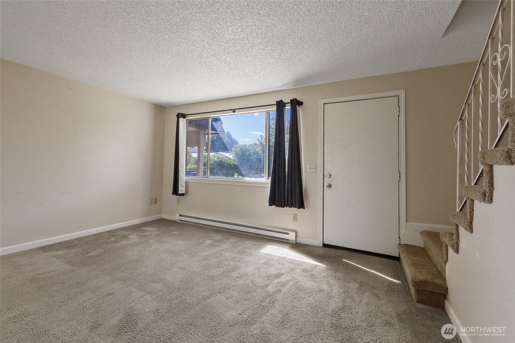 1719 North Willow Road Spokane Valley, WA 99206 - Photo 7 of 27 a view of empty room with window