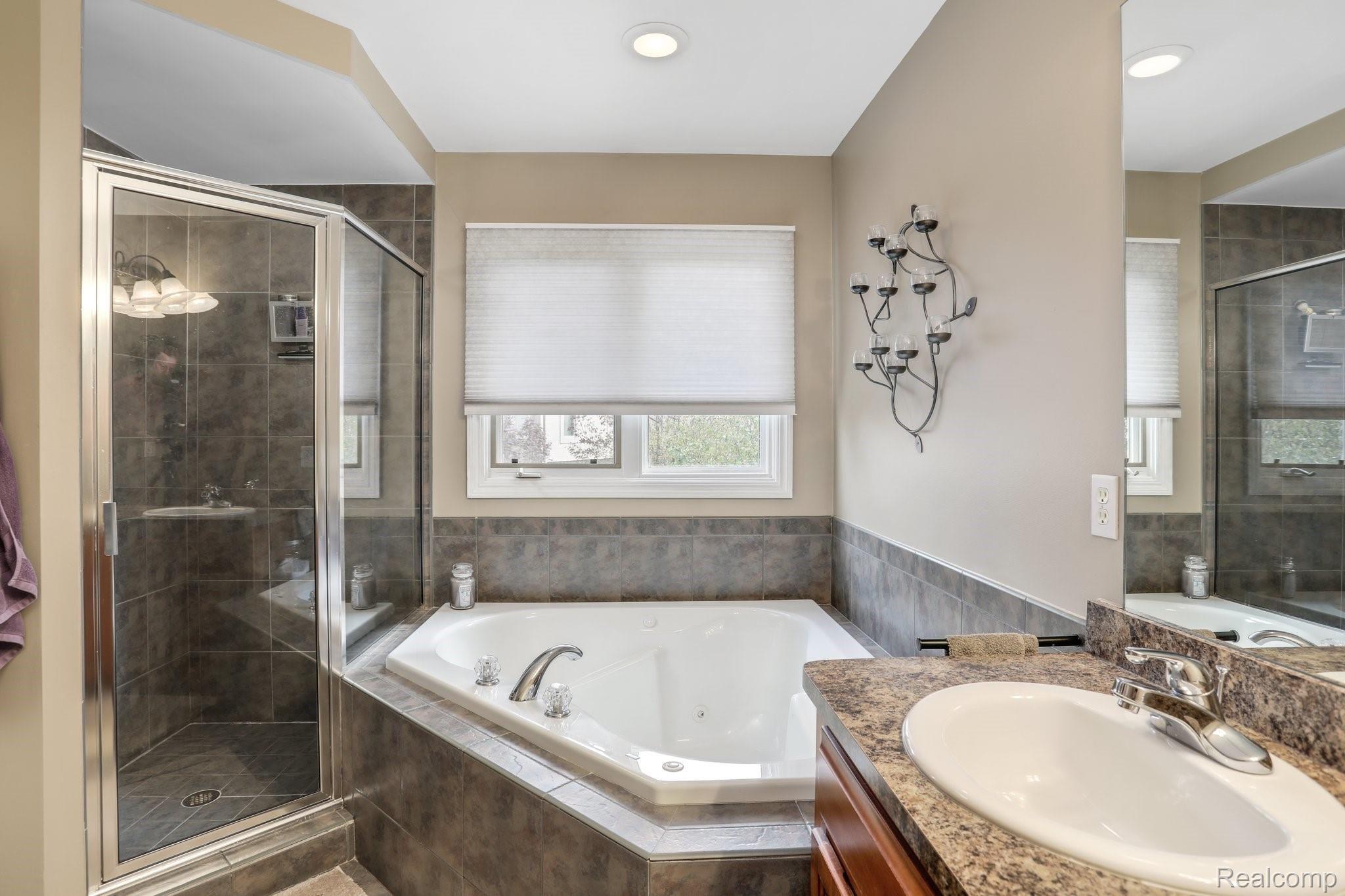 1265 Welland Drive Rochester, MI 48306 - Photo 24 of 54 34-web-or-mls-1265 Welland Drive Rochester0027.jpg