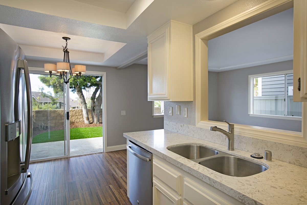 418 Summer View Circle Encinitas, CA 92024 - Photo 7 of 24