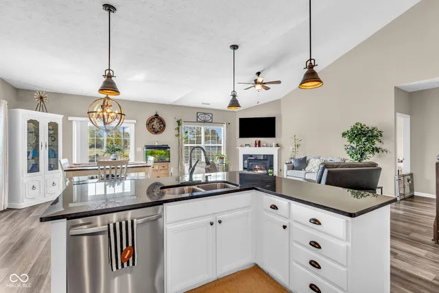 $399,000 | 659 Albermarle Drive, Pittsboro, IN 46167