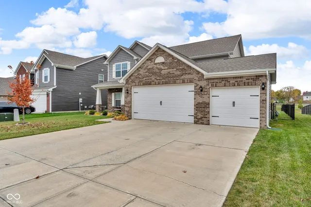 $399,000 | 659 Albermarle Drive, Pittsboro, IN 46167
