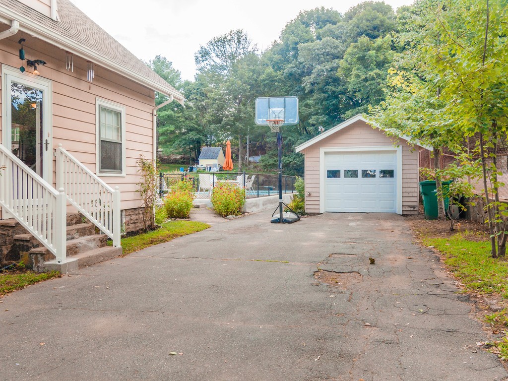 16 Regina Road Lynn, MA 01904 - Photo 4 of 30 Gallery Image 4