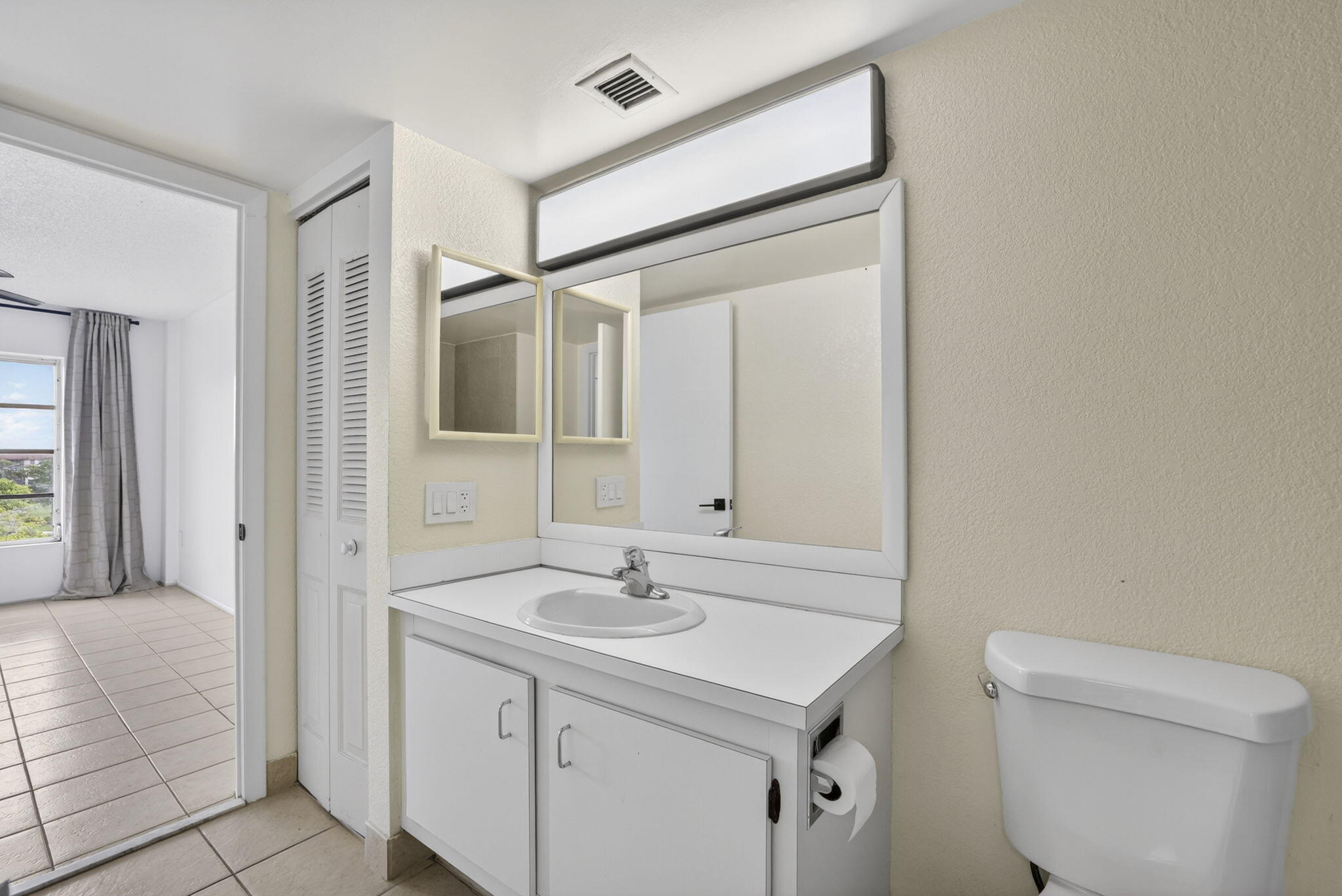 4174 Inverrary Drive, Unit 513 Lauderhill, FL 33319 - Photo 28 of 36 27-web-or-mls-8I8A2051