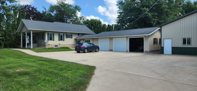 1654 Hoover Road Deer Grove, IL 61243 - Photo 3 of 35 Gallery Image 3