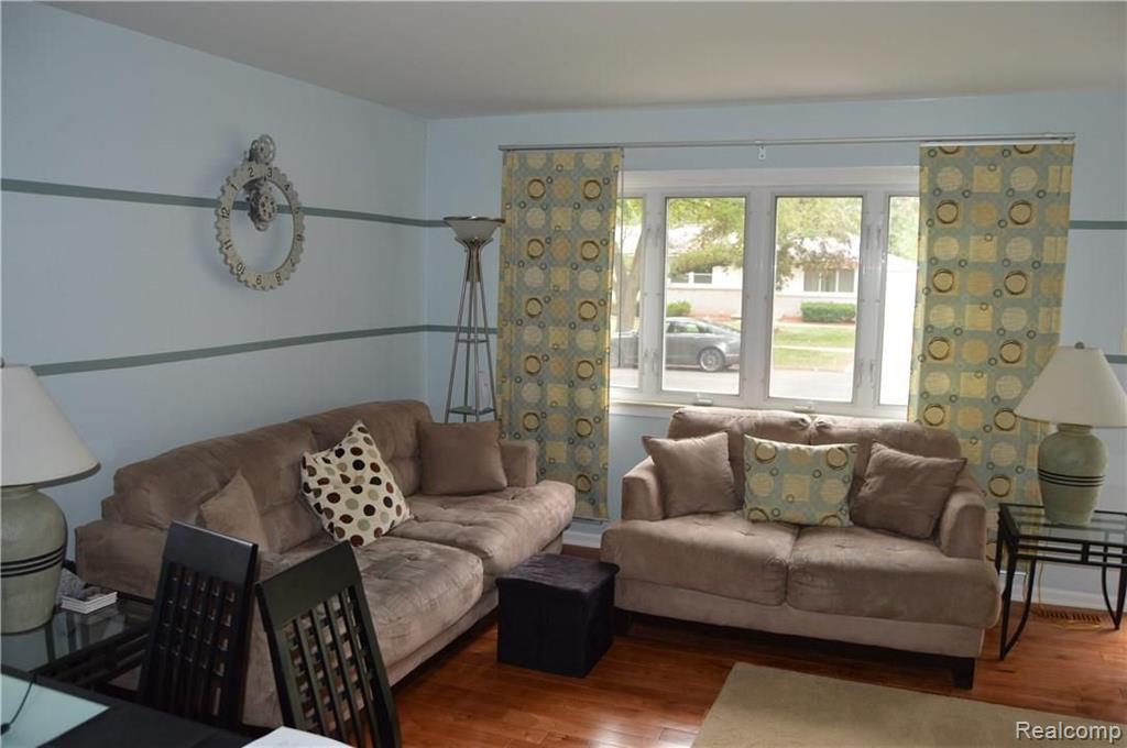 47300 Roland Street Utica, MI 48317 - Photo 19 of 36 Gallery Image 19