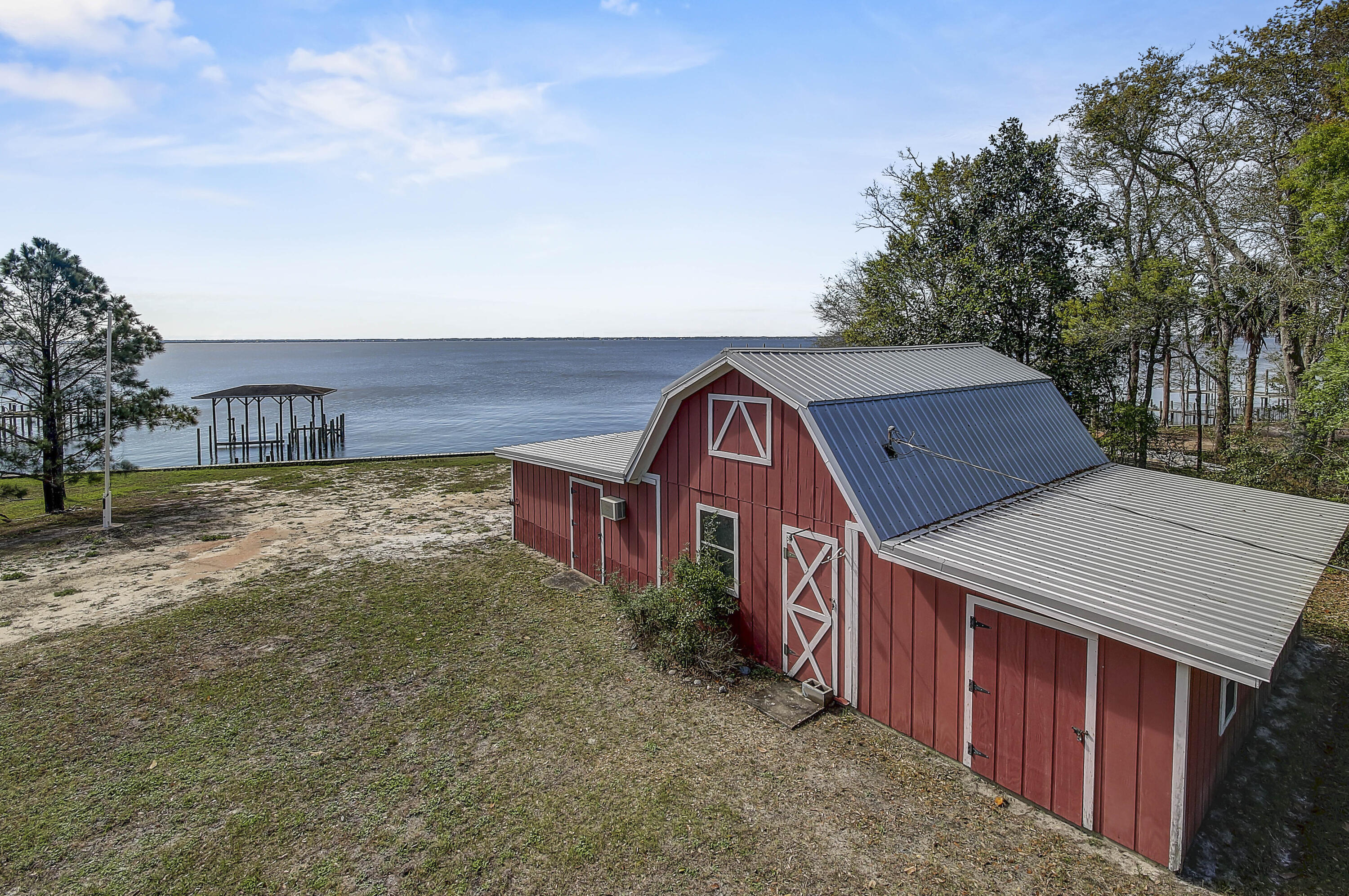 287 Red Barn Road Freeport, FL 32439 - Photo 10 of 47 BRKT0141_2_3_4_5_6_7