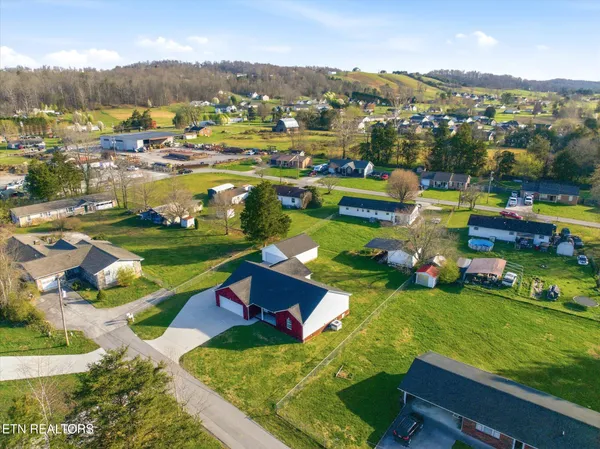 $389,900 | 108 Oakwood Drive, Maynardville, TN 37807